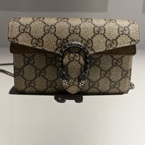 Gucci wallet bag new with box and dust bag